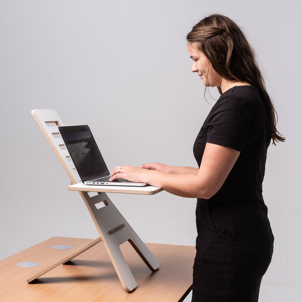 SANTERGO Steh-Schreibtischaufsatz – höhenverstellbar fürs ergonomische Arbeiten im Stehen