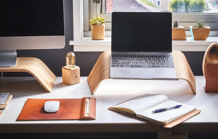 Welche Eigenschaften weist ein ergonomischer Laptop-Ständer auf?