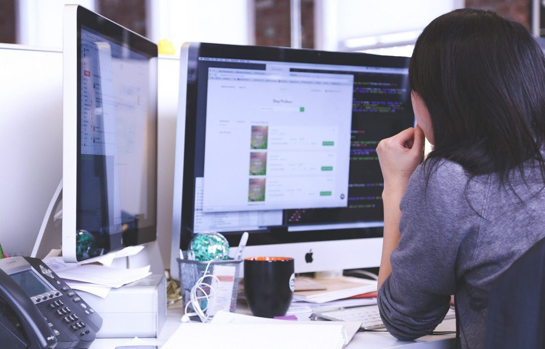 Die grosse ergonomische Fragestellung zur korrekten Bildschirmhöhe