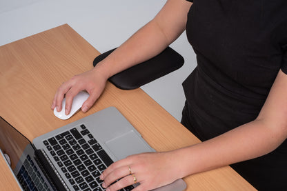 MOUSE ERGO REST - table backrest - easily attached to any table - extends the depth